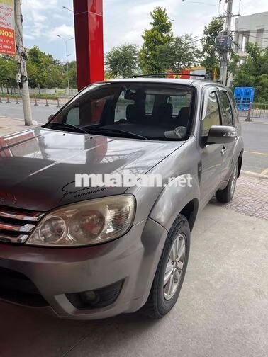 Ford Escape XLS Xám 5 chỗ