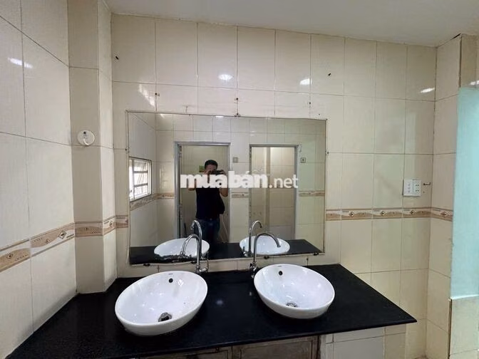 Nhà cho thuê mặt tiền Lê Văn Duyệt - Bình Thạnh ngay Cầu Bông