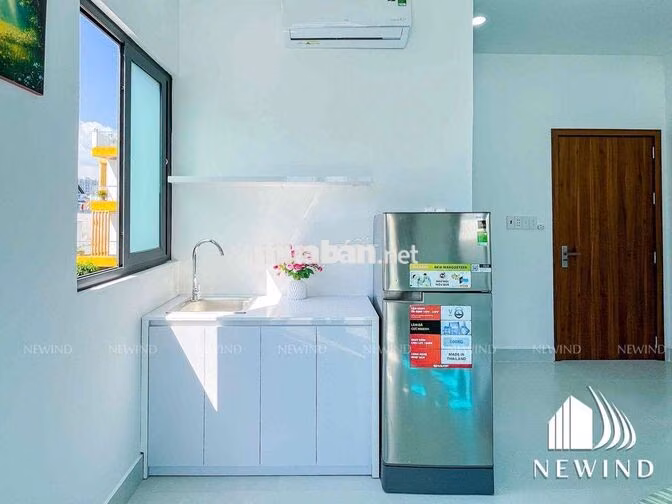 Cho thuê phòng ban công, mới xây. Kế bên PMH, gần UFM, NTTU, TDTU ULAW