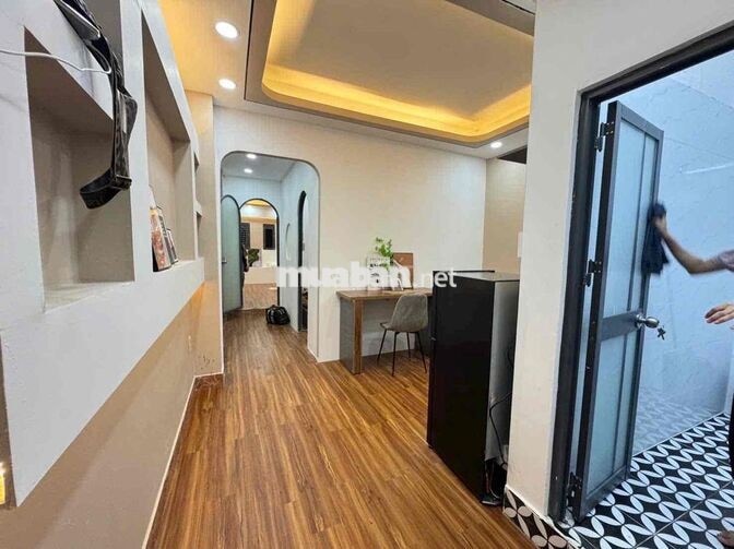 CHO THUÊ CHDV 2PN tách bếp giá 10tr300 tại Gò công Quận 5