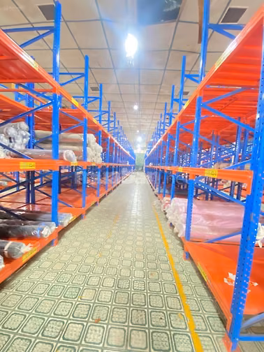 Cho thuê kho 1.400m2 có sẵn kệ sắt, Tân Thành, Quận Tân Phú , HCM 