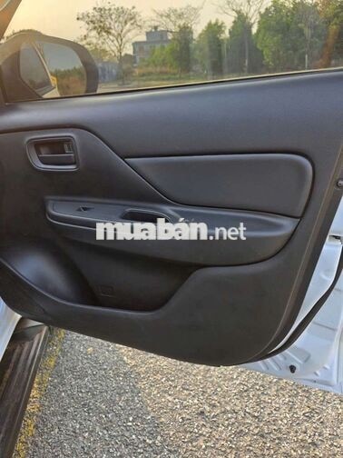 Mitsubishi Triton 2022 Tự động Dầu 5 chỗ Trắng