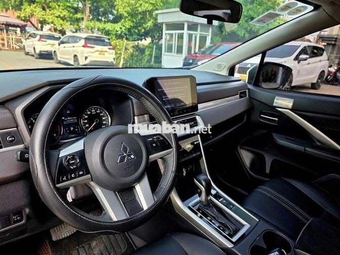 Mitsubishi Xpander Premium 2025 Bạc 33.000 km