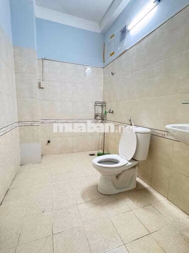 PHÒNG SIÊU LỚN - 2PN - 1WC - KHU TÊN LỬA