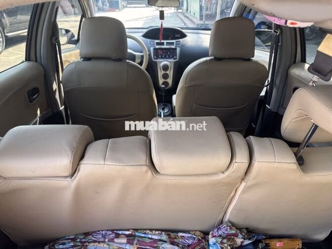 Toyota Yaris Vàng cát 5 chỗ Nhật Bản