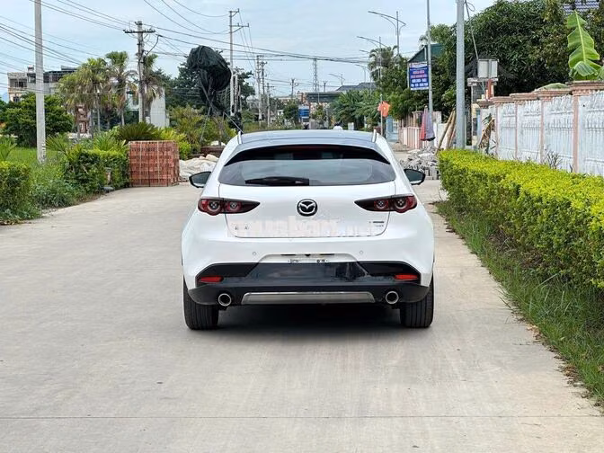 Mazda 3 Sport Luxury 2024 Trắng 18000 km