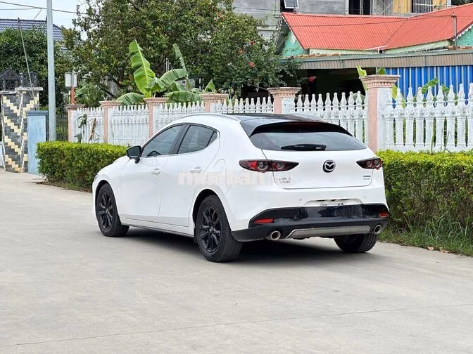 Mazda 3 Sport Luxury 2024 Trắng 18000 km