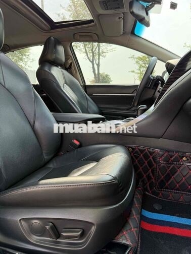 Toyota Camry 2.5Q 2020 Thái Lan Đen