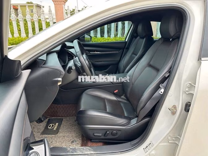 Mazda 3 Sport Luxury 2024 Trắng 18000 km