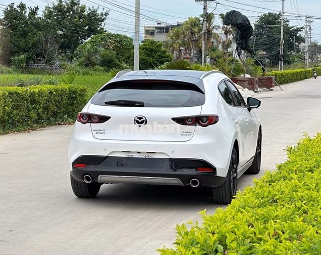 Mazda 3 Sport Luxury 2024 Trắng 18000 km