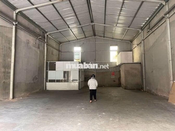 Cho thuê kho xưởng KCN sống thần, 200m2, giá 19tr/ tháng