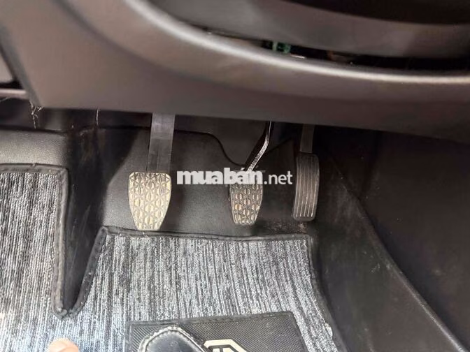 MG MG5 2024 5000 km Đen