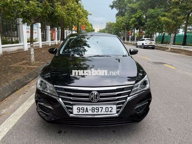 MG MG5 2024 5000 km Đen