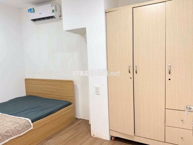 Cho thuê căn 2pn1wc cửa sổ thang máy full nt ở quận 1 gần ĐH Sài Gòn