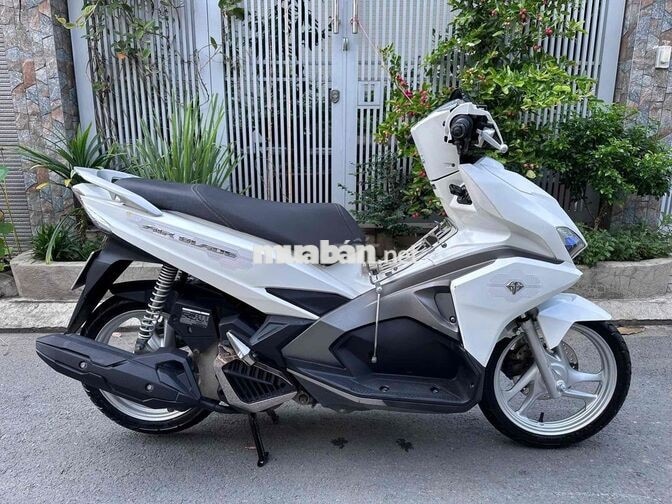 Honda Air Blade 125 Trắng mới 80%
