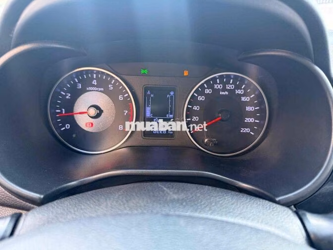 Kia Soluto bản đủ Số sàn 82000 km Đỏ