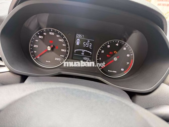 MG MG5 2024 5000 km Đen