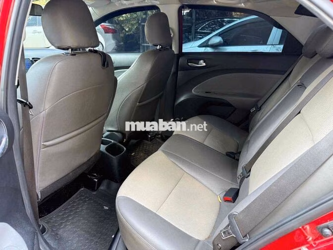 Kia Soluto bản đủ Số sàn 82000 km Đỏ