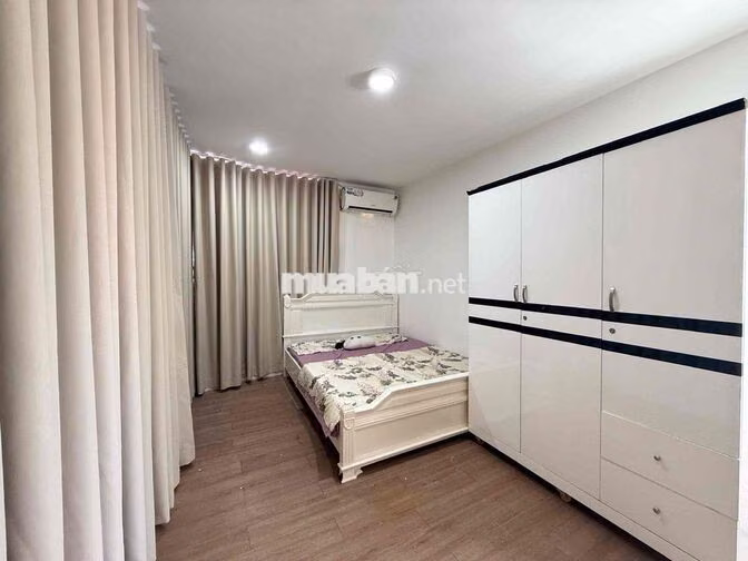 Cho thuê căn 2pn1wc cửa sổ thang máy full nt ở quận 1 gần ĐH Sài Gòn