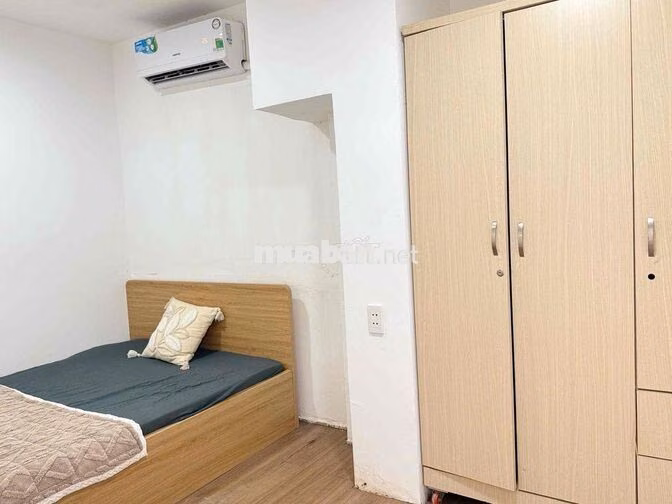 Cho thuê căn 2pn1wc cửa sổ thang máy full nt ở quận 1 gần ĐH Sài Gòn