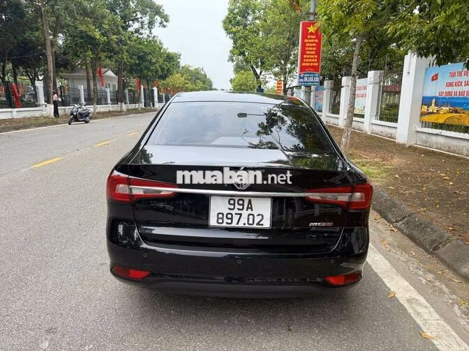 MG MG5 2024 5000 km Đen