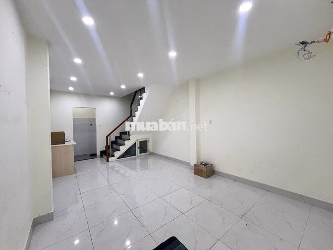 Nhà suốt nguyên căn tại hẻm xe hơi Nguyễn Khắc Nhu Q1 