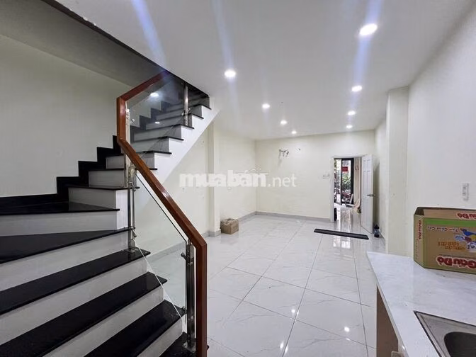 Nhà suốt nguyên căn tại hẻm xe hơi Nguyễn Khắc Nhu Q1 