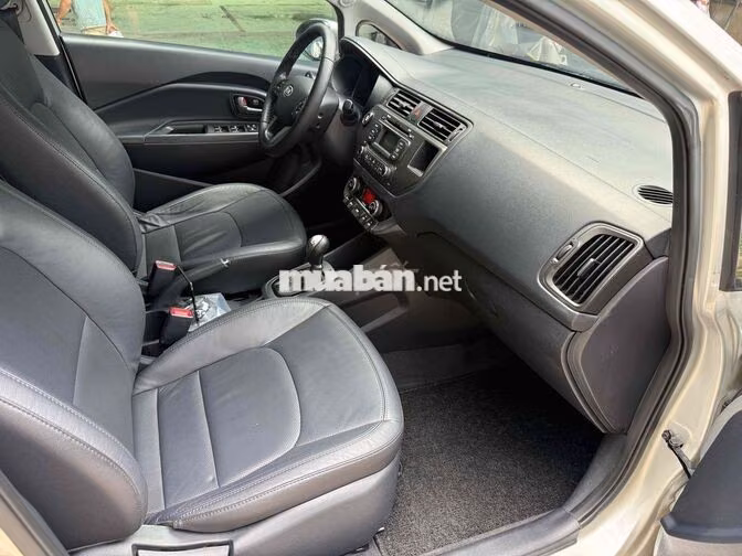 Kia Rio 2011 Bạc 82.000 km