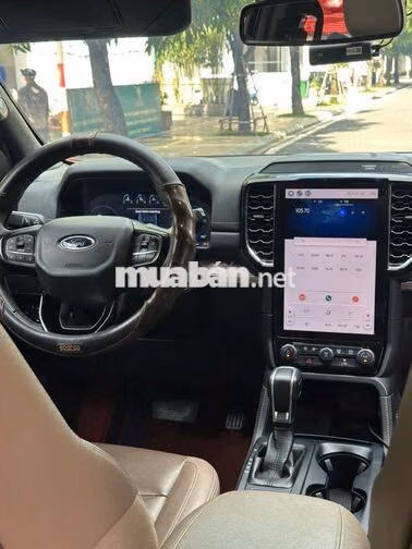 Ford Everest Titanium 2024 2.0 AT 4x2 Đen