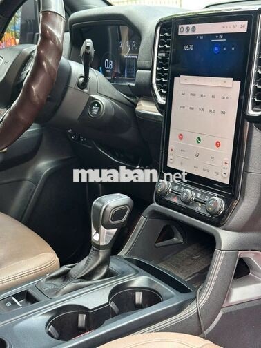 Ford Everest Titanium 2024 2.0 AT 4x2 Đen