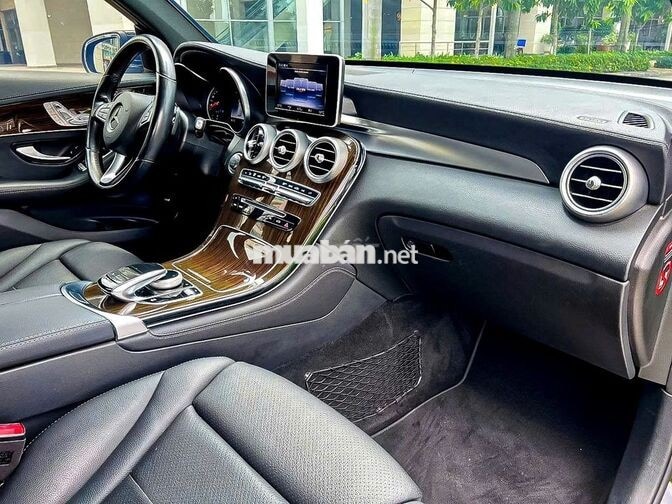 Mercedes-Benz GLC200 SPORT Model 2020