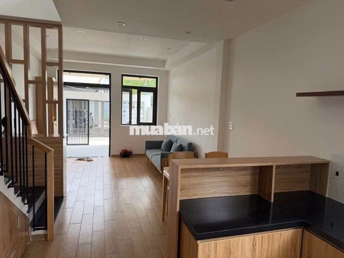BÁN NHÀ ĐẸP MỚI XÂY 2 TẦNG CÂU HÀ ĐIỆN NGỌC GẦN FPT