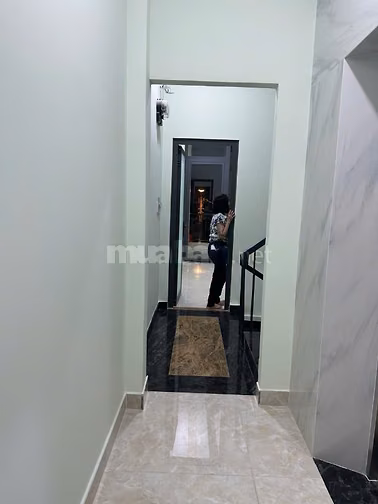 Cho thuê hoặc bán nhà MT số 19 ĐS 3, P9, Q.GV. DT: 4x16m, 4 lầu, 7P