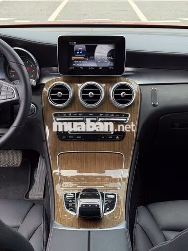 Mercedes-Benz GLC 250 4MATIC 2019 Đỏ