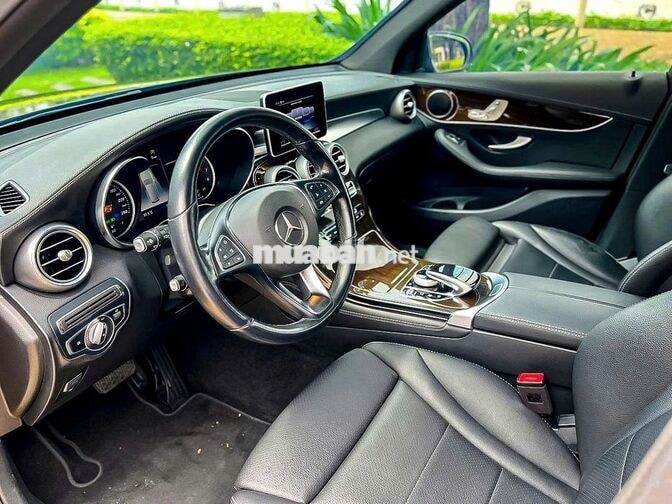 Mercedes-Benz GLC200 SPORT Model 2020