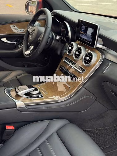 Mercedes-Benz GLC 250 4MATIC 2019 Đỏ