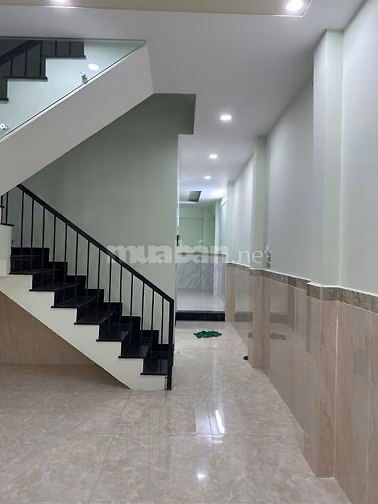 Cho thuê hoặc bán nhà MT số 19 ĐS 3, P9, Q.GV. DT: 4x16m, 4 lầu, 7P