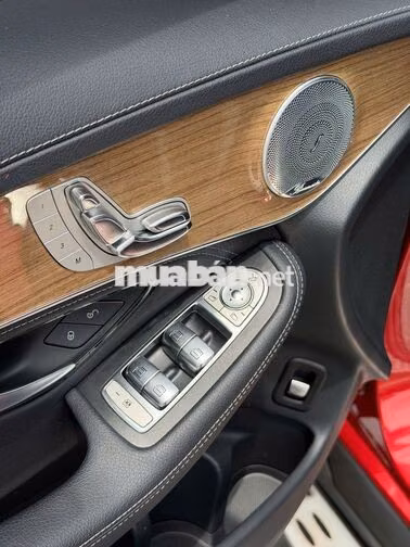 Mercedes-Benz GLC 250 4MATIC 2019 Đỏ