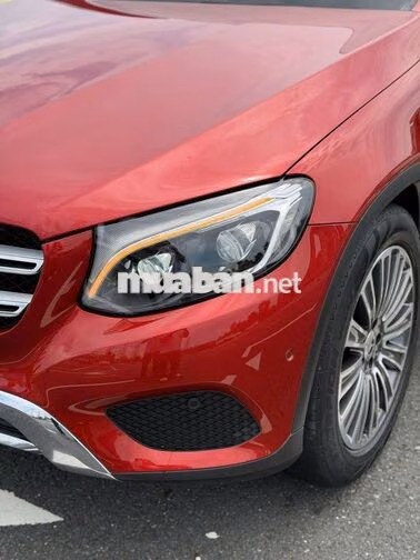 Mercedes-Benz GLC 250 4MATIC 2019 Đỏ