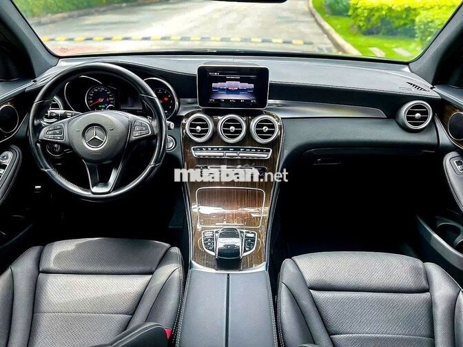 Mercedes-Benz GLC200 SPORT Model 2020