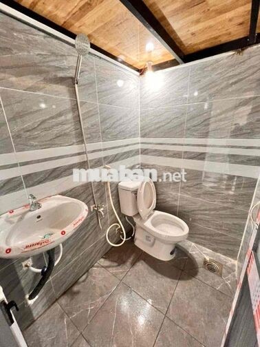 PHÒNG TRỌ BAN CÔNG GIÁ RẺ NGAY TRUNG TÂM GÒ VẤP