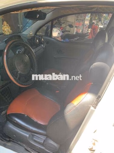 Chevrolet Spark Trắng