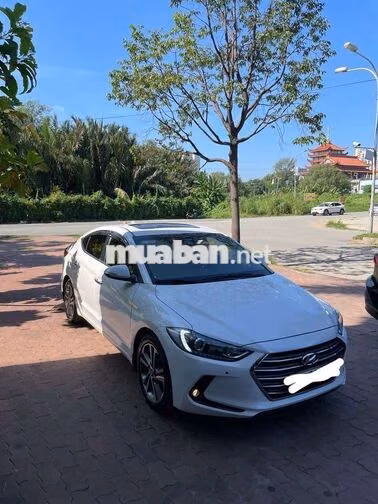 Hyundai Elantra 2.0 AT full option 2018 Trắng