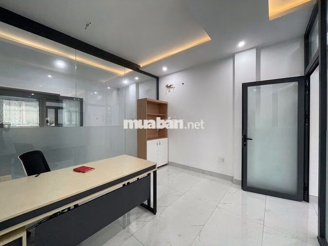 Văn phòng 105m² Full nội thất, giá chỉ 11 triệu -  Vạn Phúc City