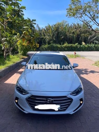 Hyundai Elantra 2.0 AT full option 2018 Trắng