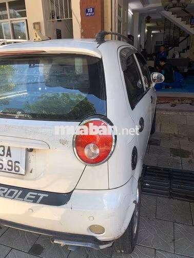Chevrolet Spark Trắng