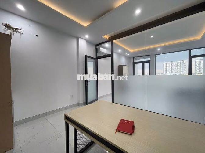 Văn phòng 105m² Full nội thất, giá chỉ 11 triệu -  Vạn Phúc City