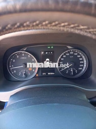 Hyundai Elantra 2.0 AT full option 2018 Trắng
