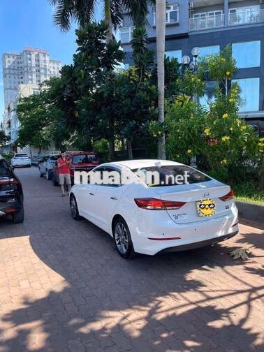 Hyundai Elantra 2.0 AT full option 2018 Trắng