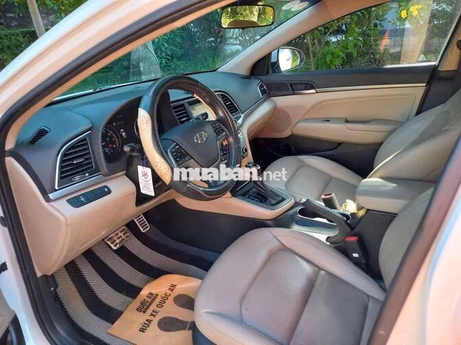Hyundai Elantra 2.0 AT full option 2018 Trắng
